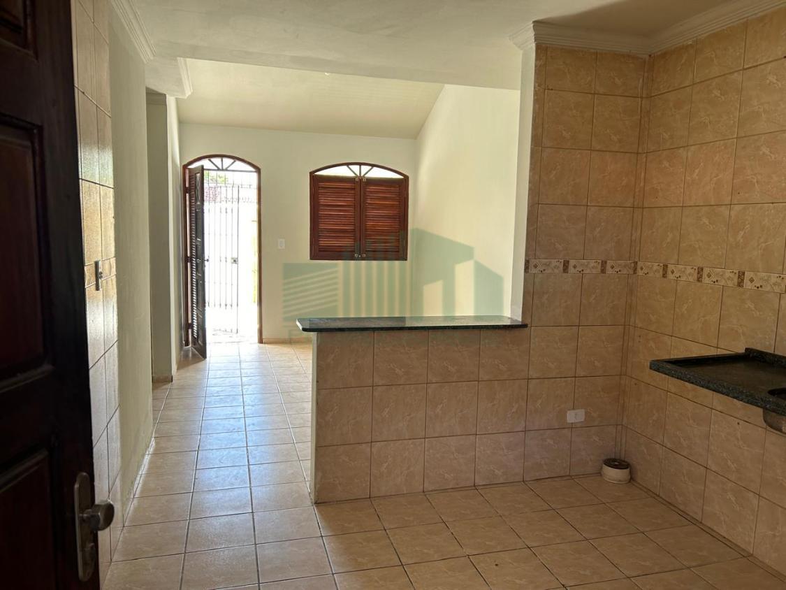 Casa à venda com 2 quartos, 51m² - Foto 2