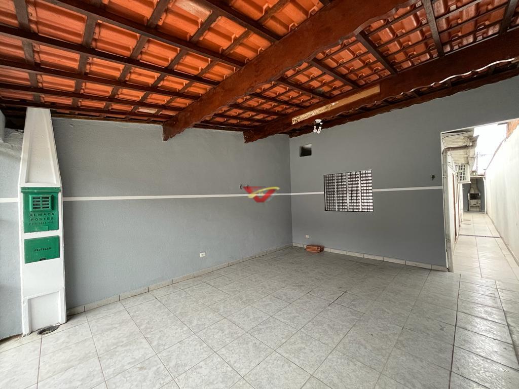 Casa à venda com 2 quartos, 107m² - Foto 1