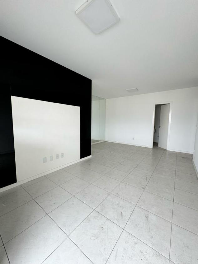 Apartamento à venda com 3 quartos, 92m² - Foto 2