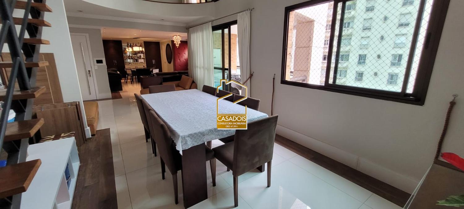 Apartamento à venda com 3 quartos, 228m² - Foto 3