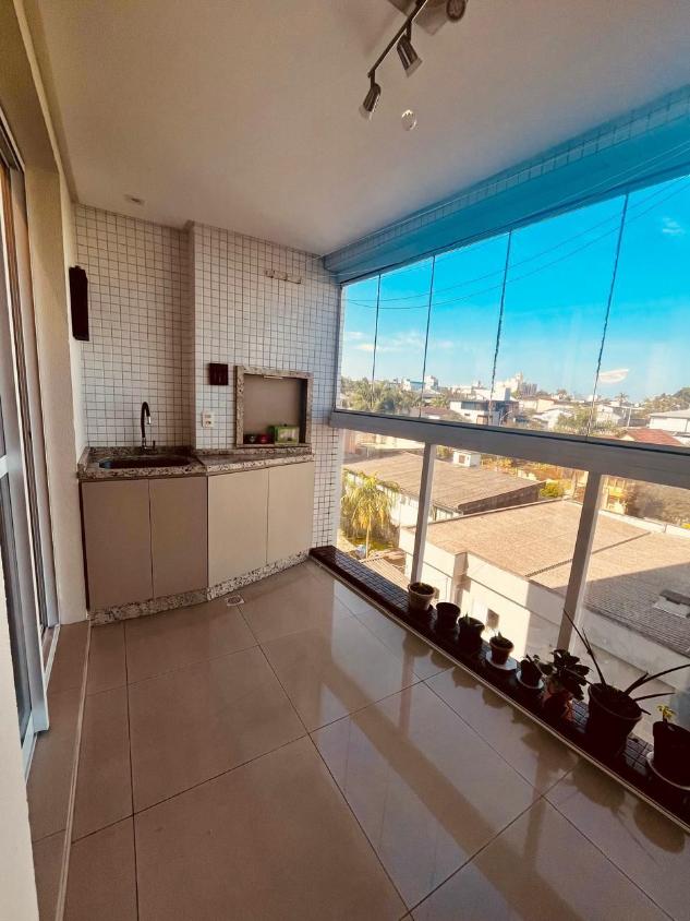 Apartamento à venda com 3 quartos, 105m² - Foto 1