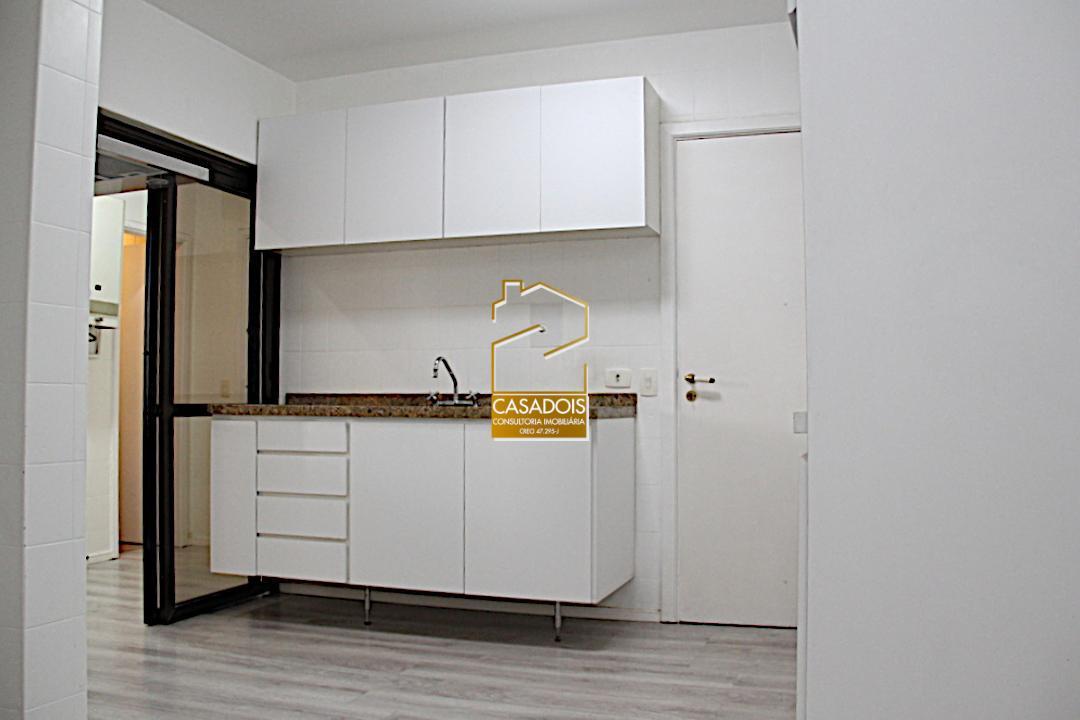 Apartamento para alugar com 4 quartos, 141m² - Foto 7