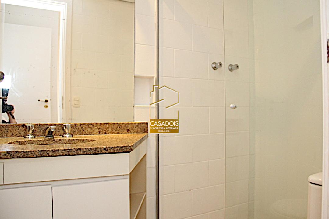 Apartamento para alugar com 4 quartos, 141m² - Foto 17