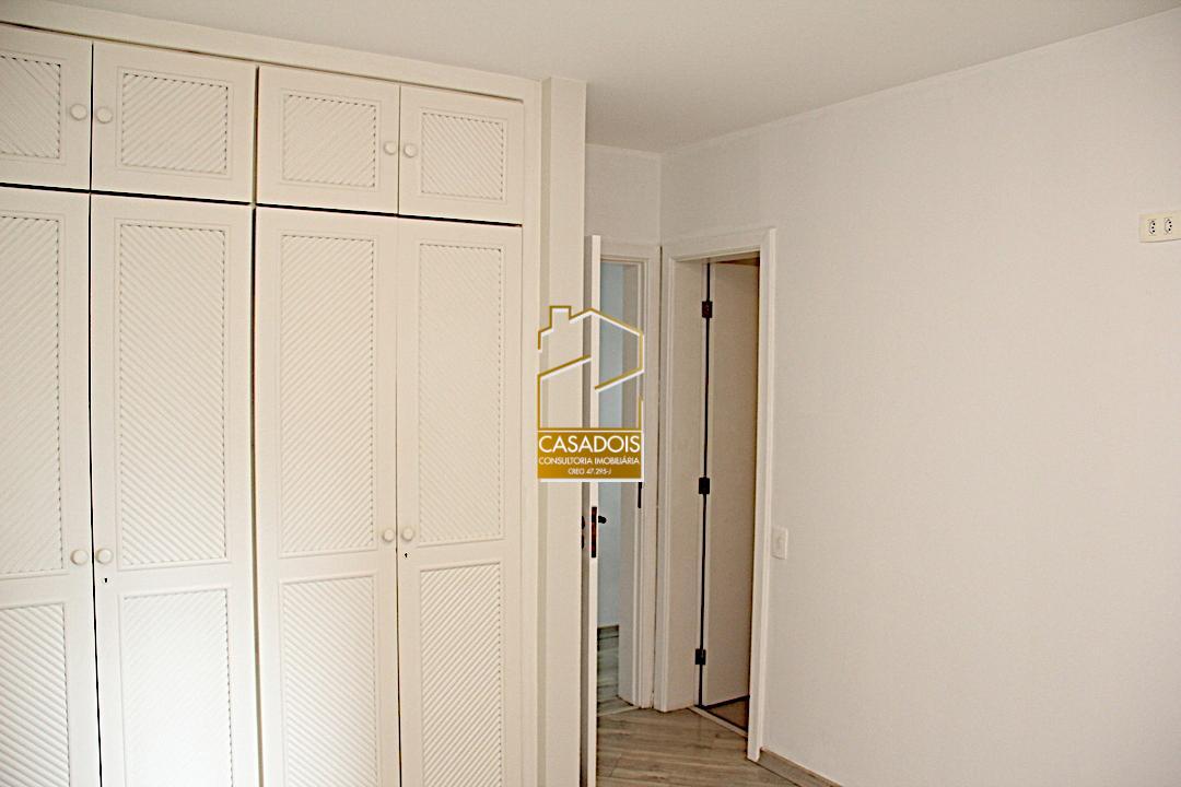 Apartamento para alugar com 4 quartos, 141m² - Foto 15