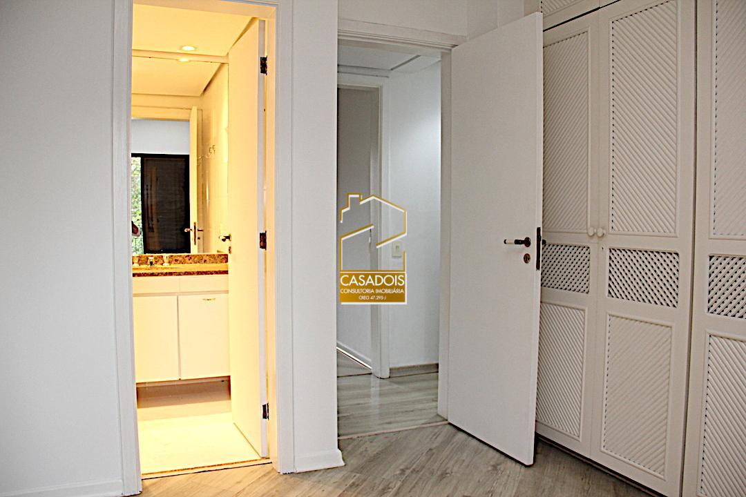 Apartamento para alugar com 4 quartos, 141m² - Foto 20