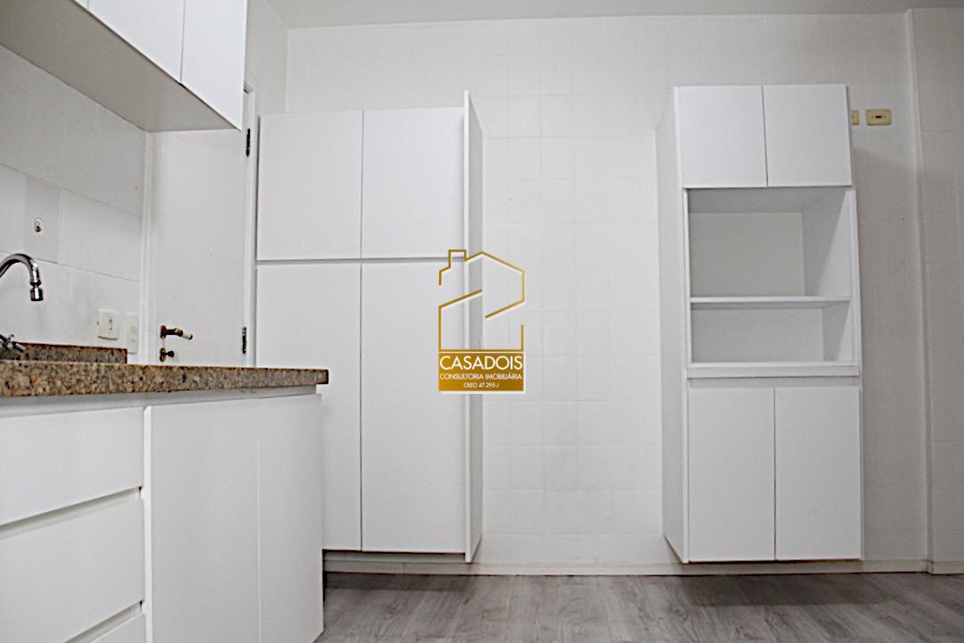 Apartamento para alugar com 4 quartos, 141m² - Foto 11