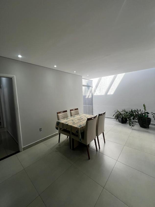 Casa à venda com 3 quartos, 160m² - Foto 3