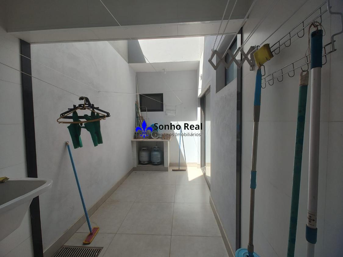 Casa à venda com 2 quartos, 140m² - Foto 10