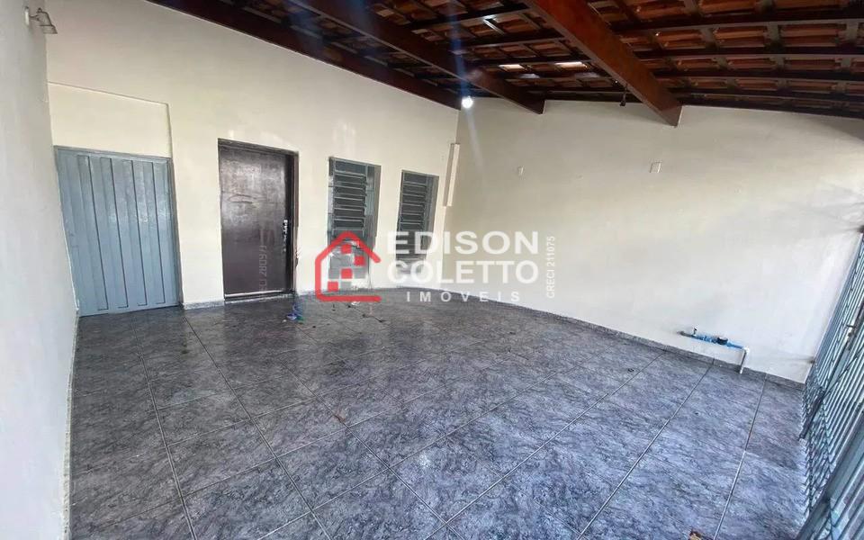 Casa à venda com 2 quartos, 80m² - Foto 1