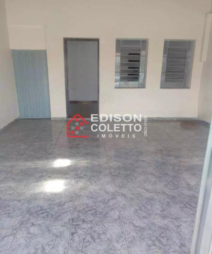 Casa à venda com 2 quartos, 80m² - Foto 2