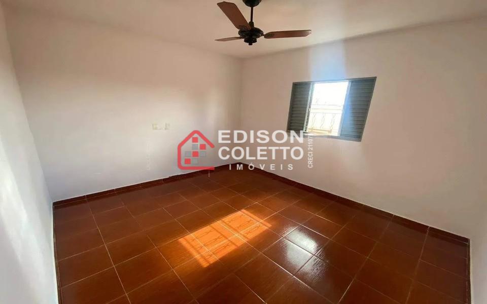 Casa à venda com 2 quartos, 80m² - Foto 11