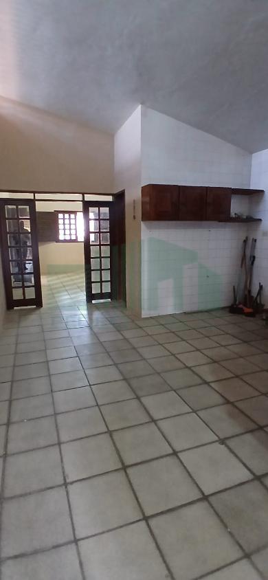 Casa à venda com 3 quartos, 360m² - Foto 8