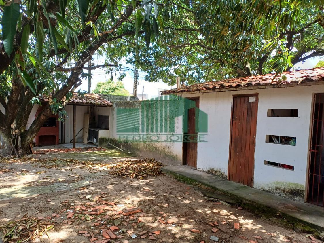 Casa à venda com 6 quartos, 600m² - Foto 9