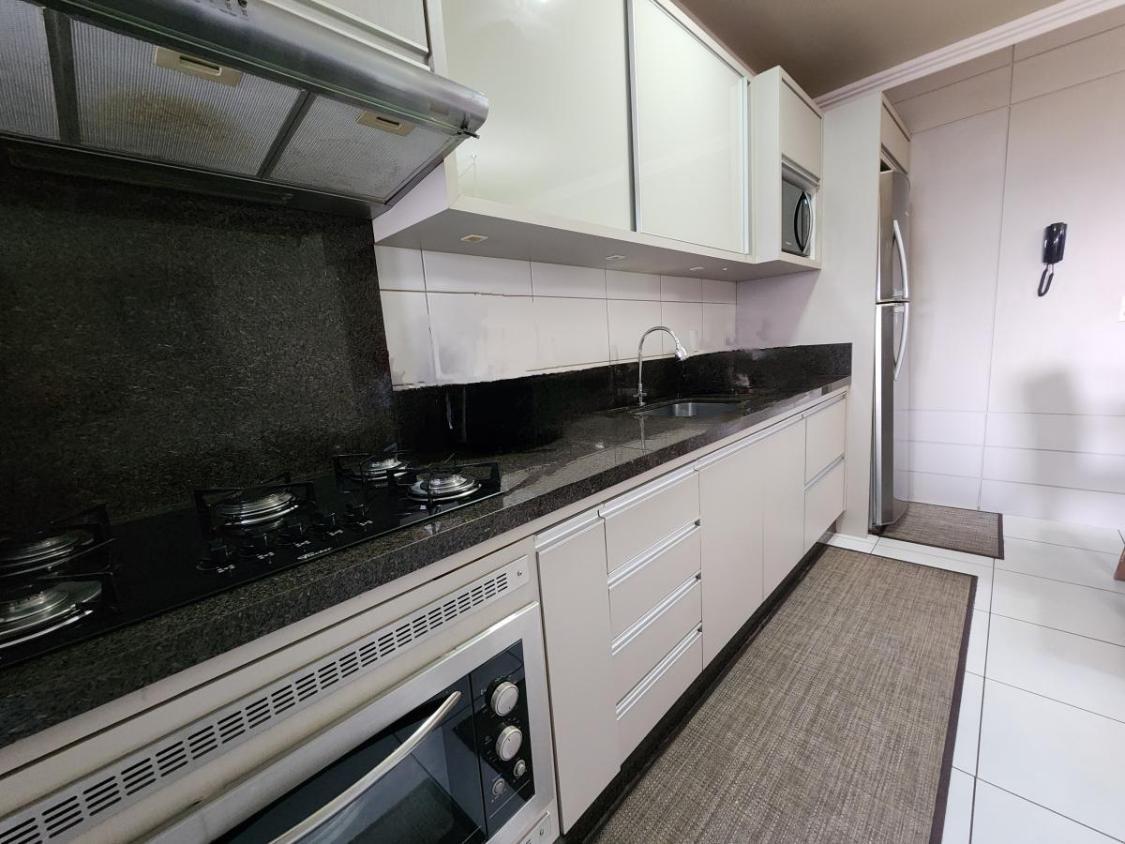 Apartamento à venda com 3 quartos, 90m² - Foto 2