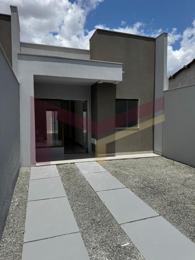 Casa à venda com 2 quartos, 67m² - Foto 1