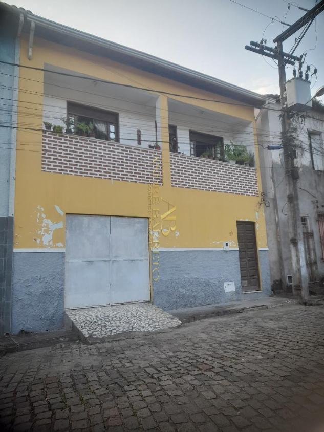 Casa à venda com 3 quartos, 300m² - Foto 1