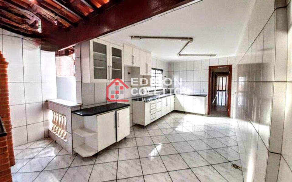 Casa à venda com 3 quartos, 225m² - Foto 24