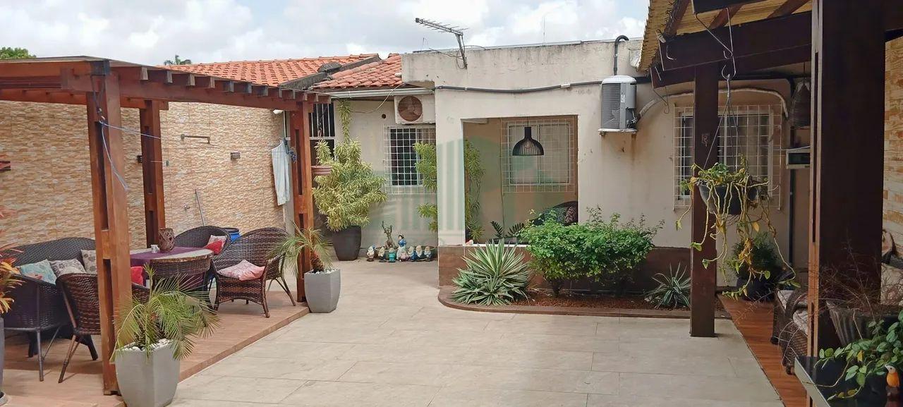 Casa à venda com 3 quartos, 95m² - Foto 2