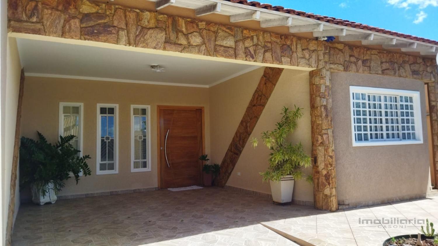 Casa à venda com 3 quartos, 145m² - Foto 1
