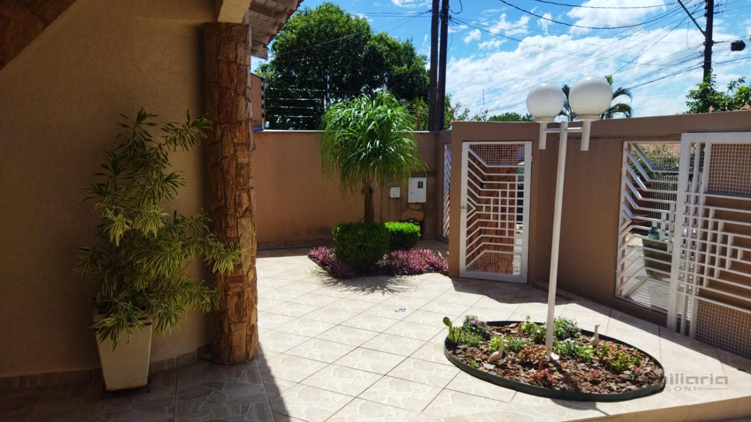 Casa à venda com 3 quartos, 145m² - Foto 2