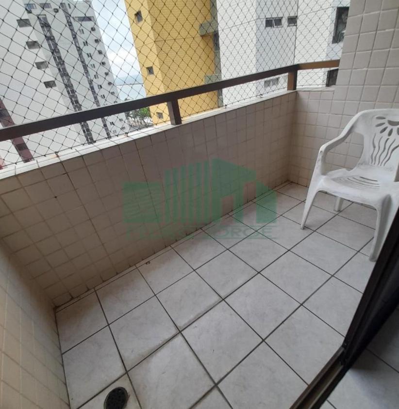 Apartamento à venda com 2 quartos, 70m² - Foto 4