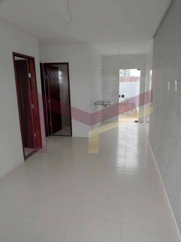 Casa à venda com 2 quartos, 41m² - Foto 4