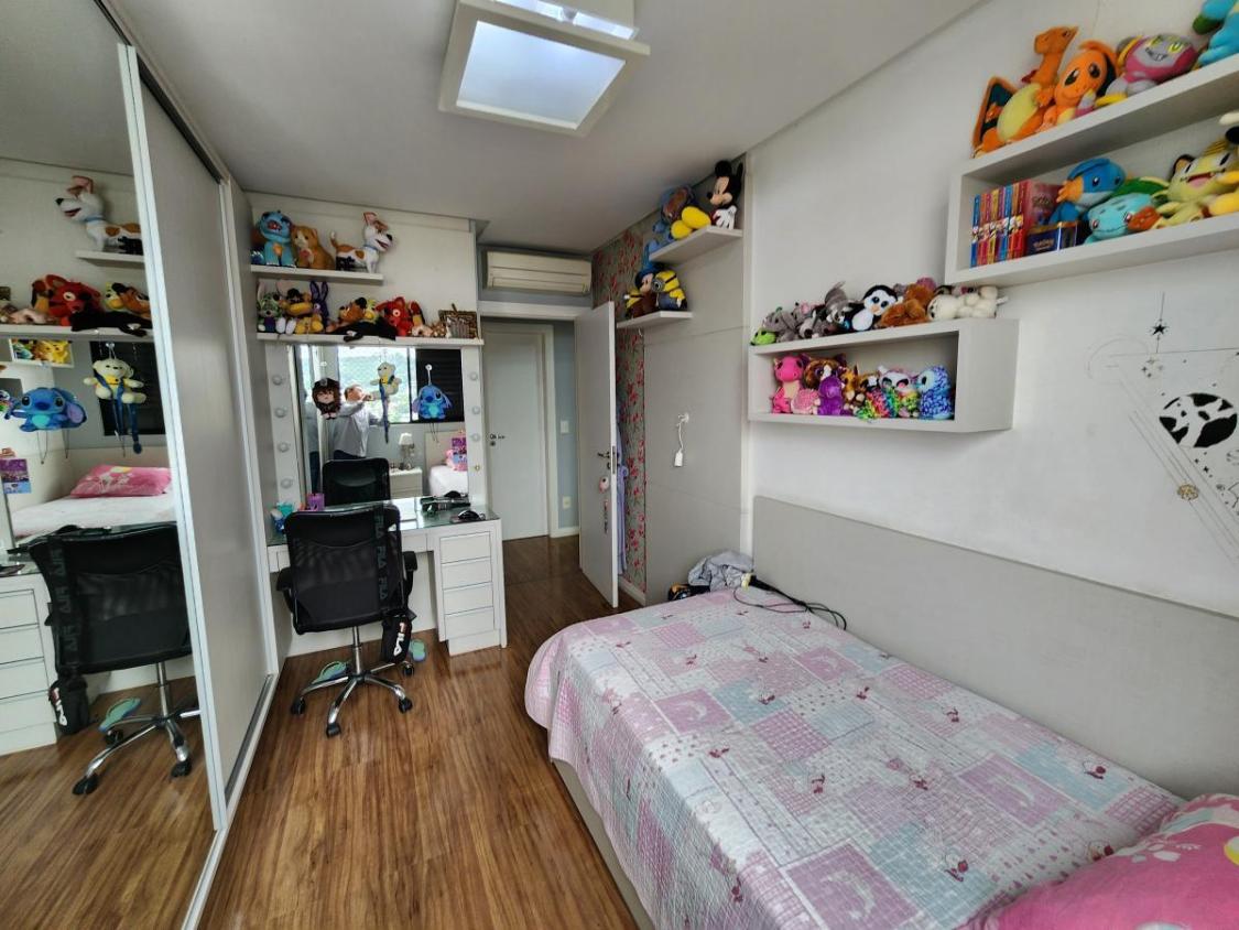 Apartamento à venda com 3 quartos, 165m² - Foto 2