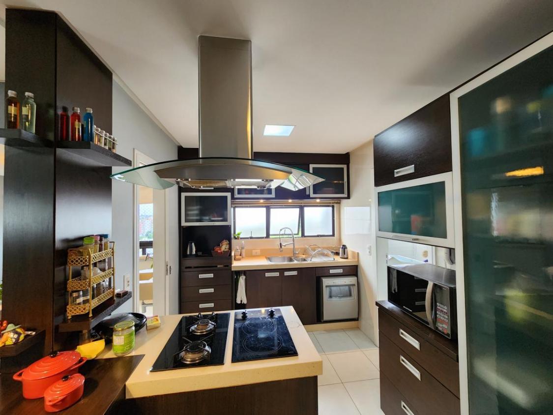 Apartamento à venda com 3 quartos, 165m² - Foto 15