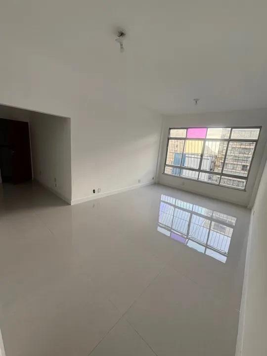 Apartamento à venda com 3 quartos, 130m² - Foto 1