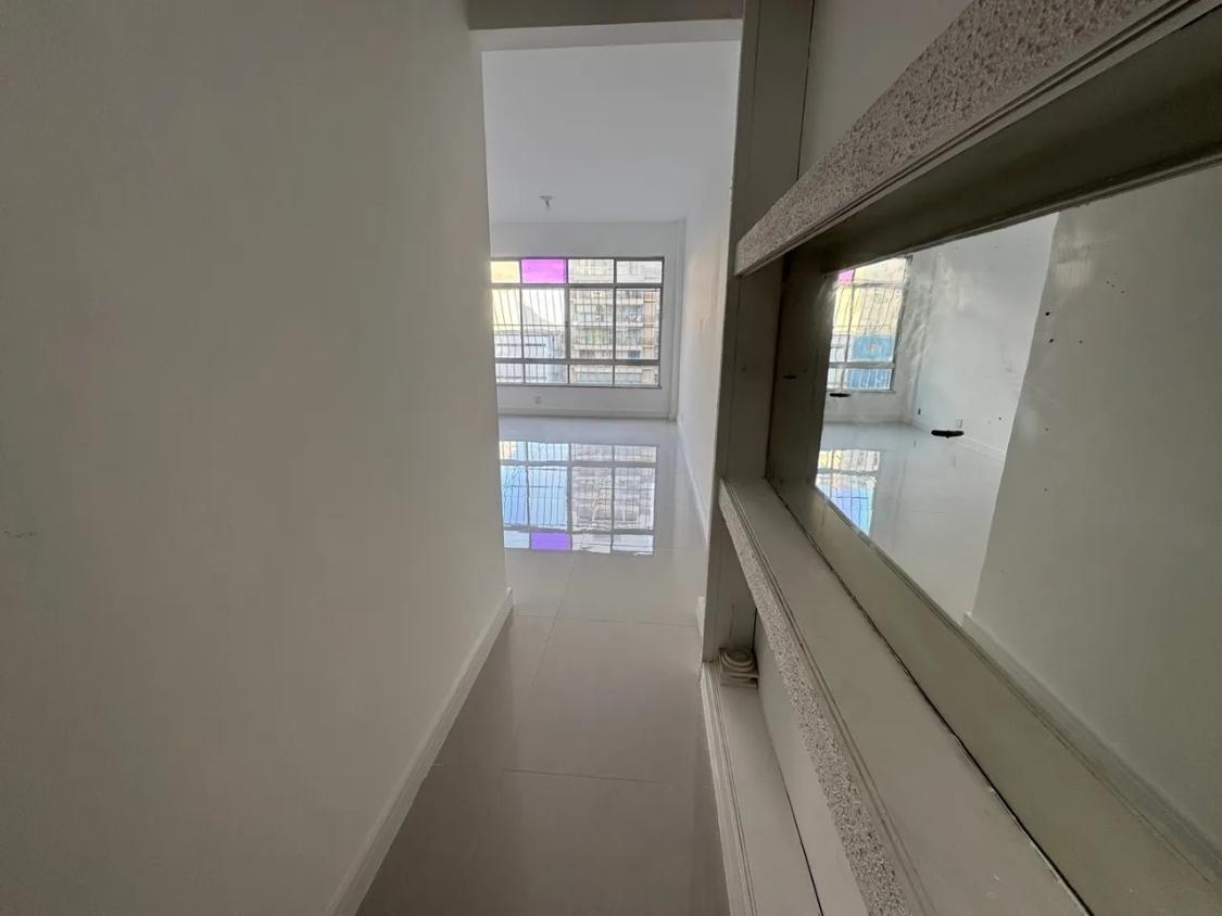 Apartamento à venda com 3 quartos, 130m² - Foto 3