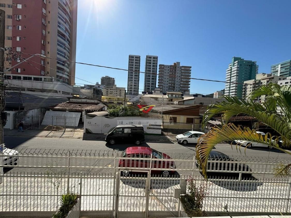 Apartamento à venda com 2 quartos, 70m² - Foto 1