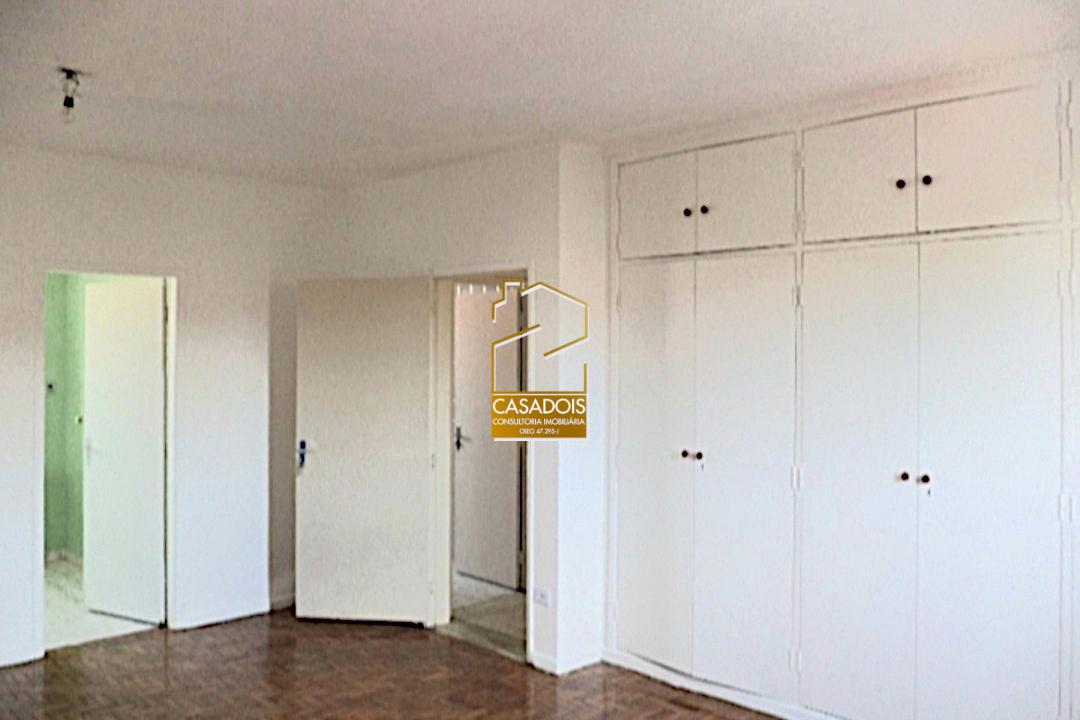 Casa à venda com 5 quartos, 250m² - Foto 10