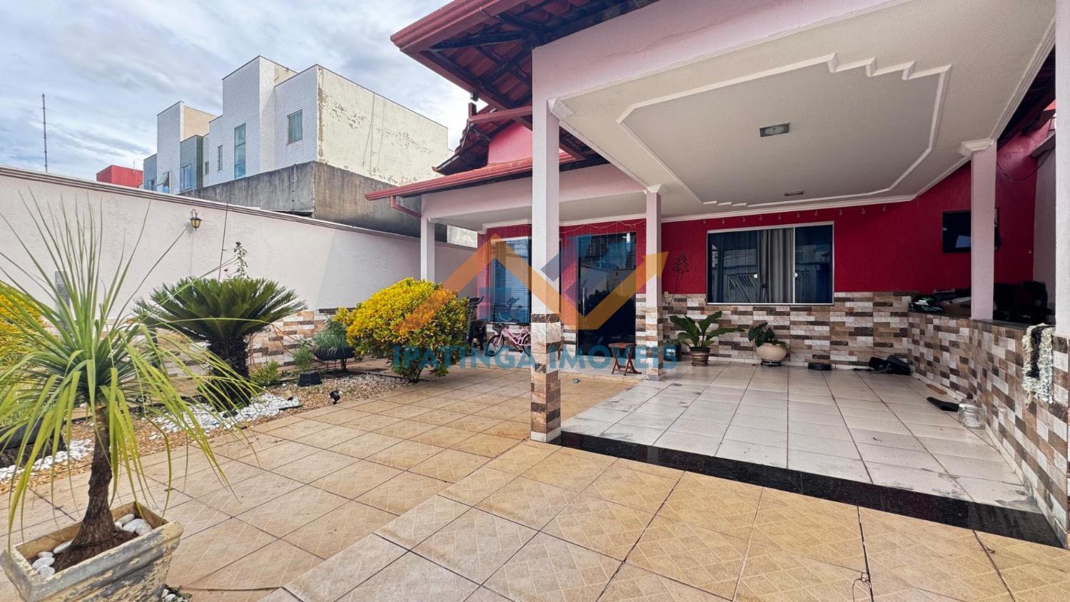 Casa de 3 dormitórios sendo uma suíte à venda no bairro Cidade Nova em Santana do Paraiso