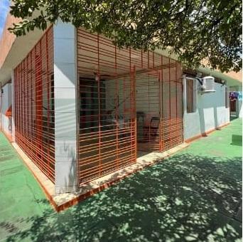 Casa à venda com 5 quartos, 250m² - Foto 2