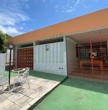 Casa à venda com 5 quartos, 250m² - Foto 4