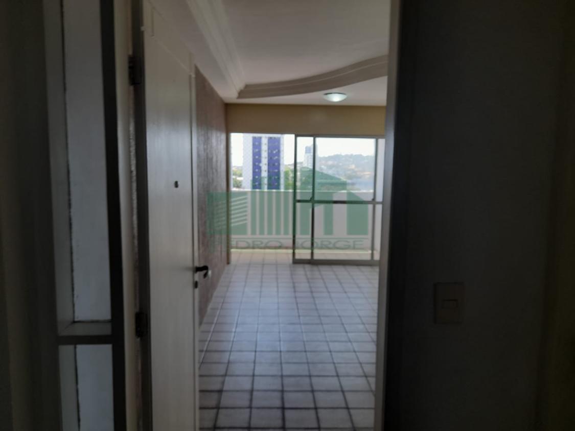 Apartamento à venda com 3 quartos, 80m² - Foto 2