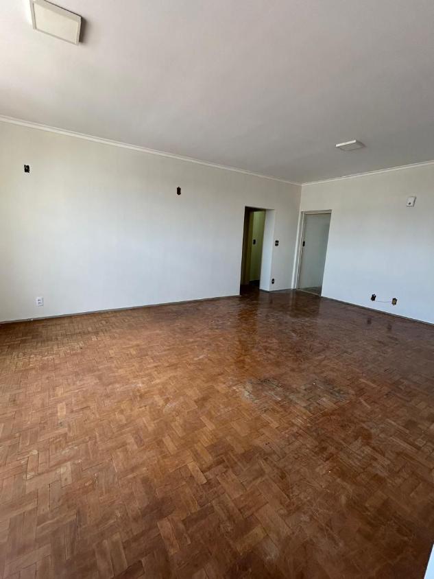 Apartamento à venda com 3 quartos, 156m² - Foto 2