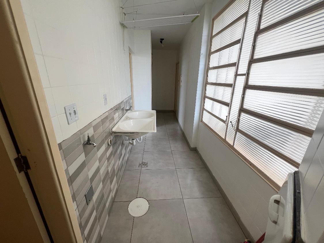 Apartamento à venda com 3 quartos, 156m² - Foto 8