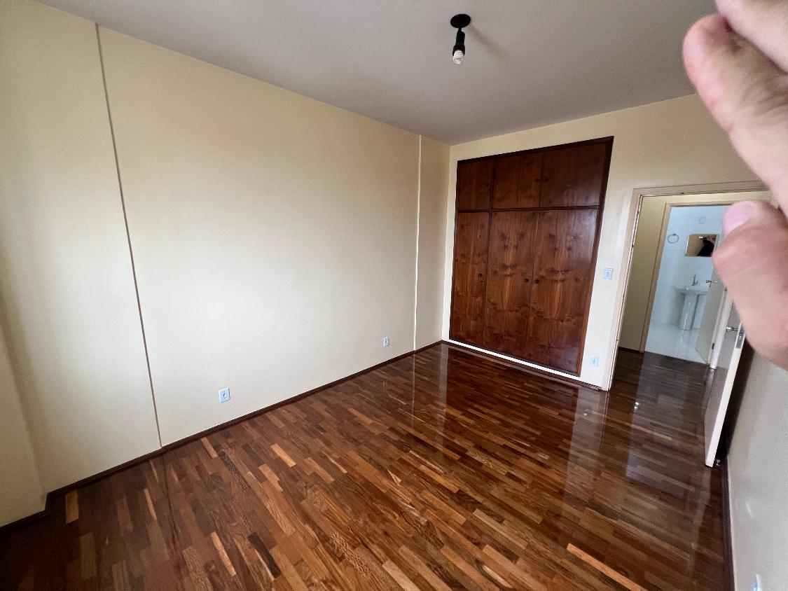 Apartamento à venda com 3 quartos, 156m² - Foto 5