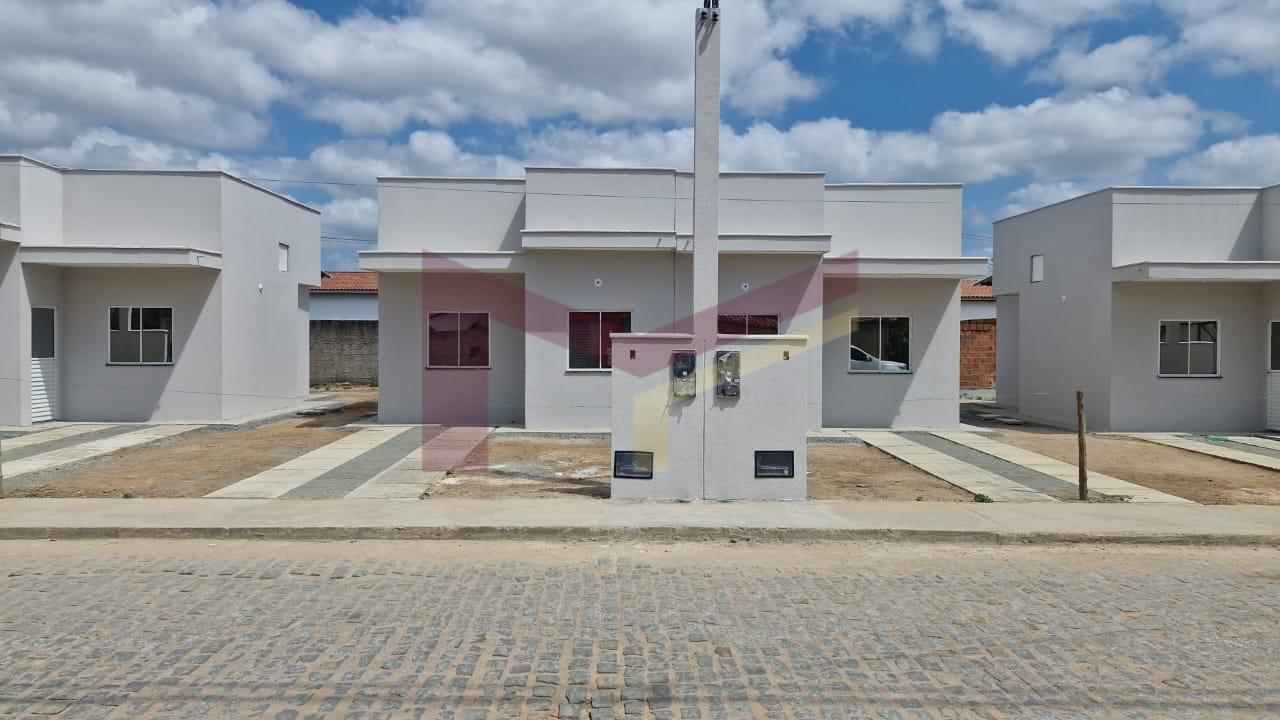 Casa à venda com 2 quartos, 46m² - Foto 1