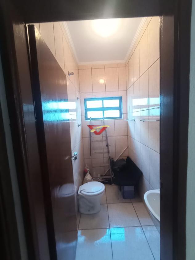 Casa à venda com 2 quartos, 68m² - Foto 13