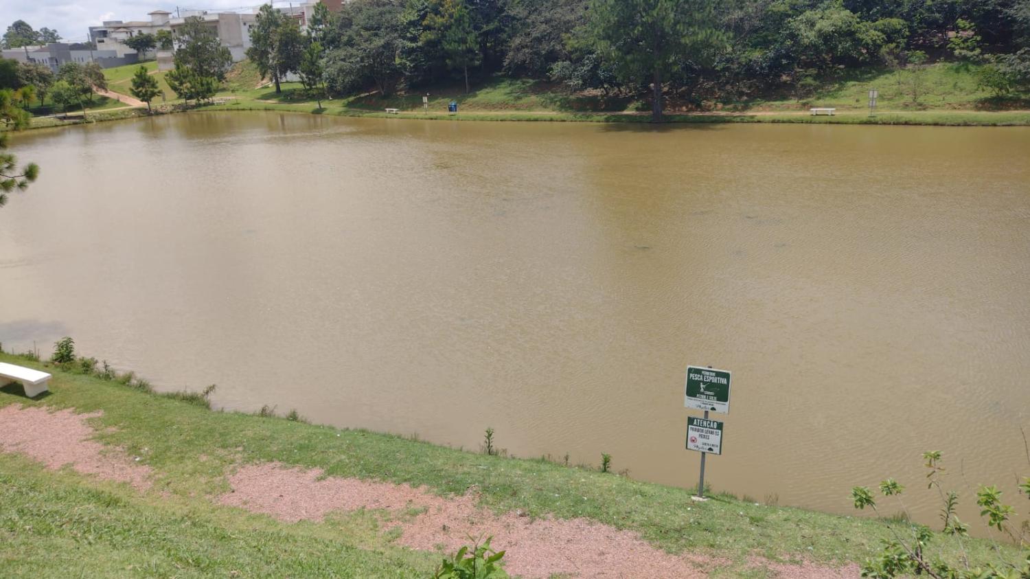 Casa de Condomínio à venda com 3 quartos, 250m² - Foto 25