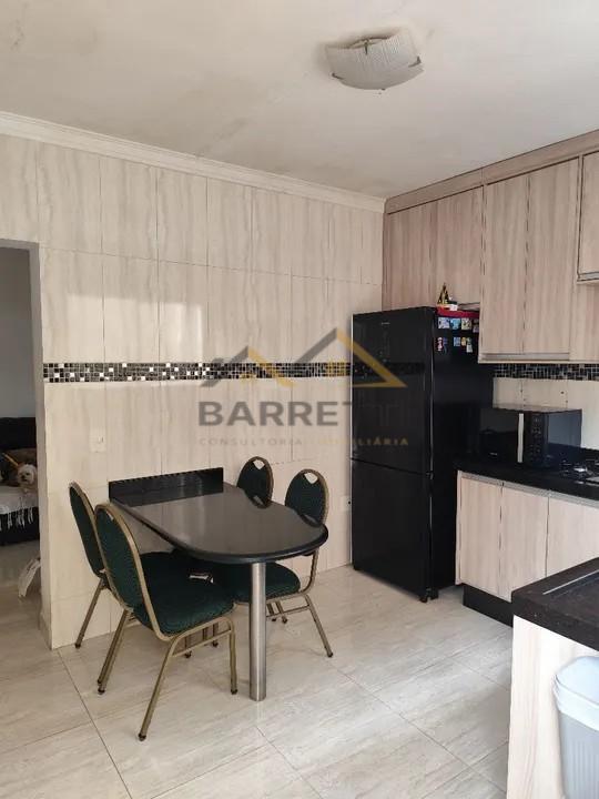 Sobrado à venda com 5 quartos, 200m² - Foto 1