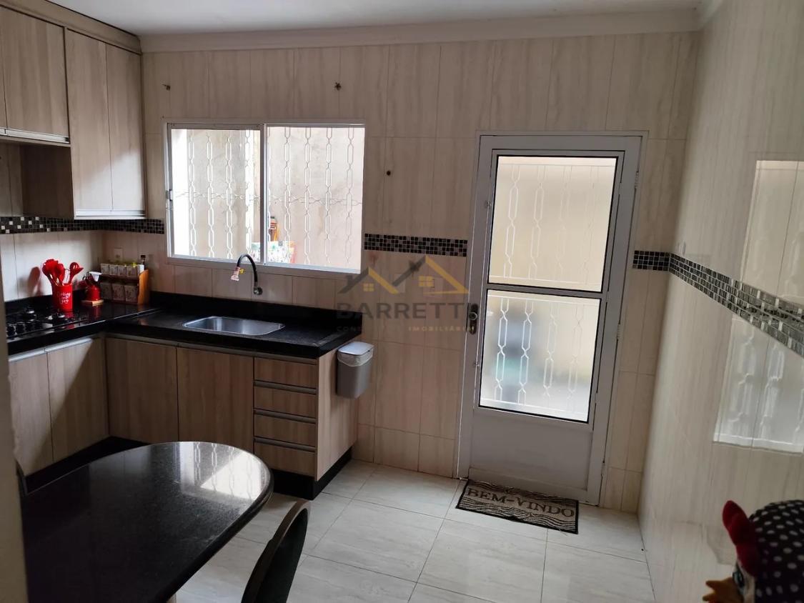 Sobrado à venda com 5 quartos, 200m² - Foto 3