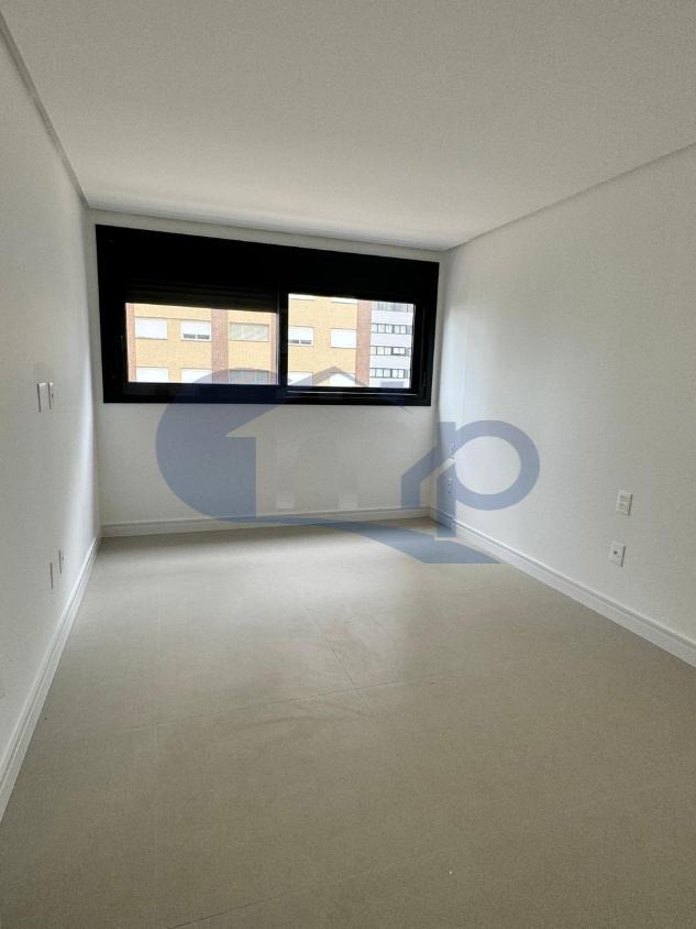 Apartamento à venda com 3 quartos, 117m² - Foto 13