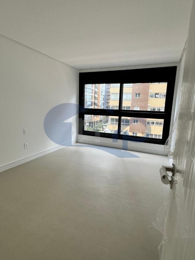 Apartamento à venda com 3 quartos, 117m² - Foto 12