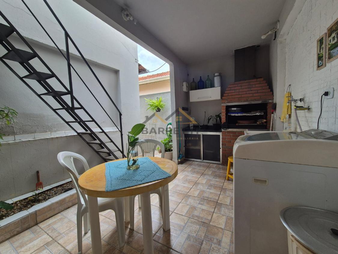 Casa à venda com 2 quartos, 88m² - Foto 17