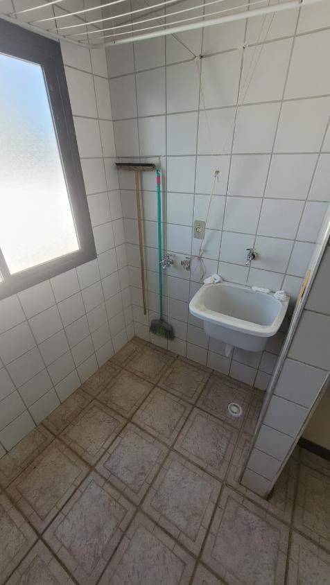 Apartamento à venda com 1 quarto, 32m² - Foto 2