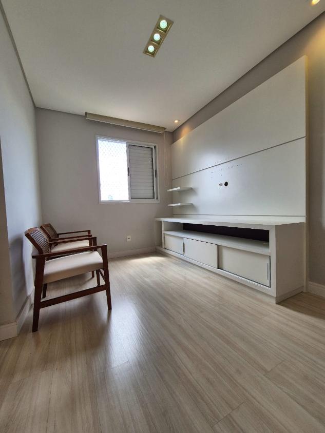 Apartamento à venda com 3 quartos, 83m² - Foto 11