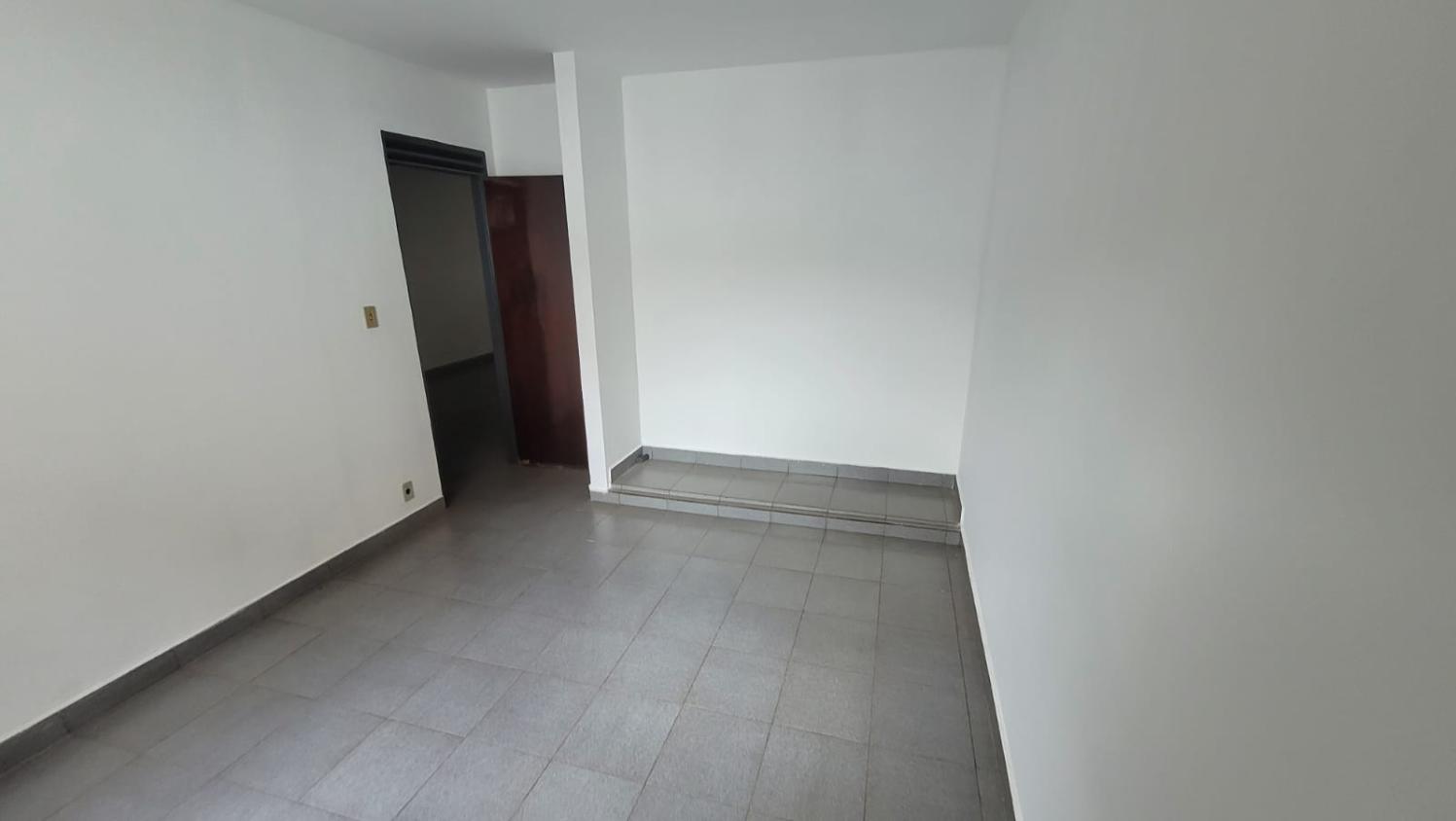 Casa à venda com 2 quartos, 120m² - Foto 13